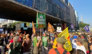 Imagem de protesto em sp contra a PL da Devastação - imagem retirada do site Agência Braasil em 02/06/2025